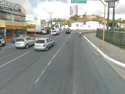 Atentado deixa dois jovens baleados na Avenida João Davino
