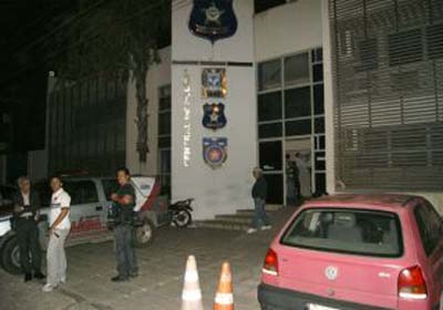 Polícia prende quatro e recupera Pajero roubada