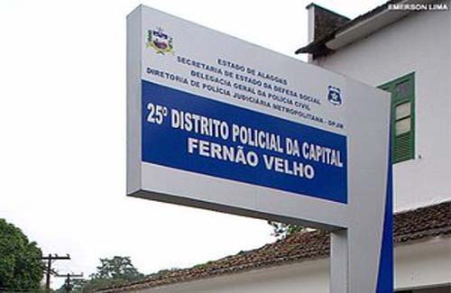 Após apartar briga, mulher leva golpe de foice na cabeça e é perseguida