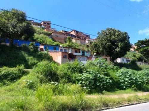 Mais de 400 famílias que vivem em encostas têm nova oportunidade de cadastro