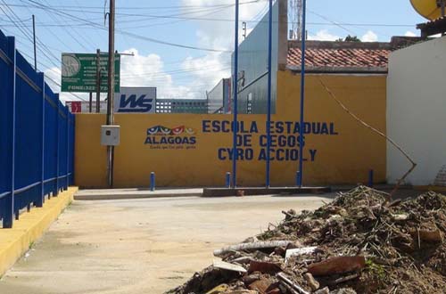 Atraso nas obras da Escola de Cegos deixa alunos sem assistência em AL