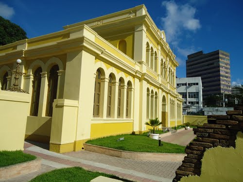 Adolescente é executado próximo à estação de trem
