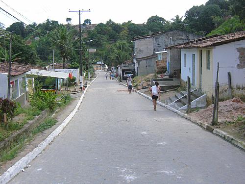 PM descobre ‘fábrica’ de espingardas em grota da periferia de Maceió