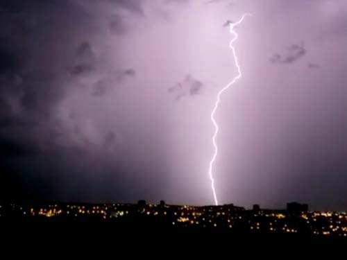 Raios e trovões marcam noite dos maceioenses nesta terça-feira