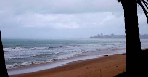 Marinha divulga comunicado sobre alerta de ressaca no litoral de Alagoas