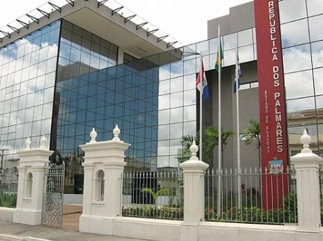 Deputados se reúnem com governador para pedir segurança