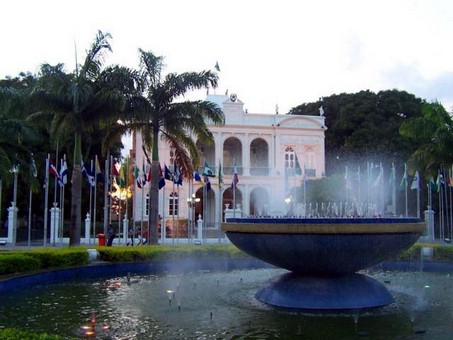 Aniversário de Maceió: Elba Ramalho e artistas da terra fazem show no bairro de Jaraguá