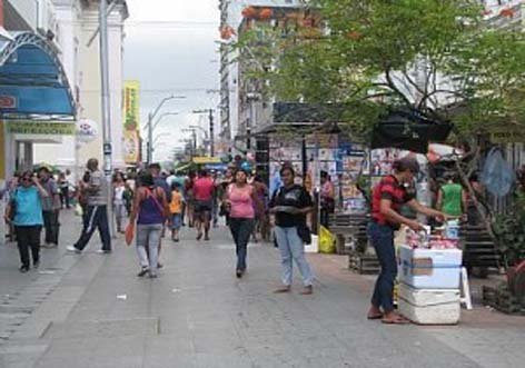 Feriado prolongado: lojas do centro abrirão somente no dia 21