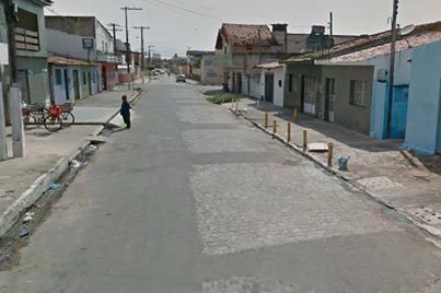 Homem é morto a facadas e tem o pênis decepado dentro de casa