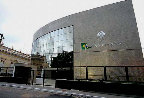 Alunos de curso não reconhecido pelo MEC deverão receber indenização