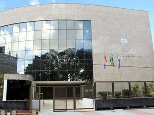 Mulher acusada de matar e ocultar corpo de marido paraplégico vai a júri