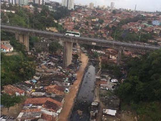         Acusado na morte de morador atingido por bala perdida é preso