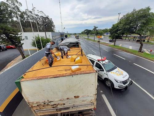Polícia Rodoviária apreende 12 toneladas de maconha no interior de SP