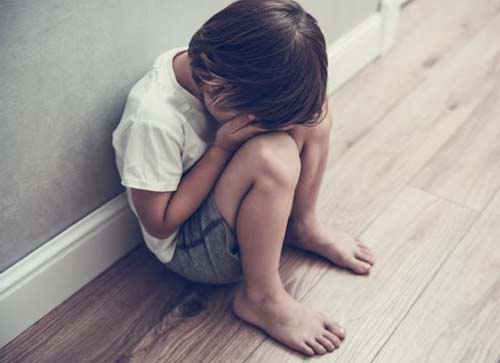 Mãe é presa suspeita de agressões contra o filho de apenas 1 ano no Feitosa