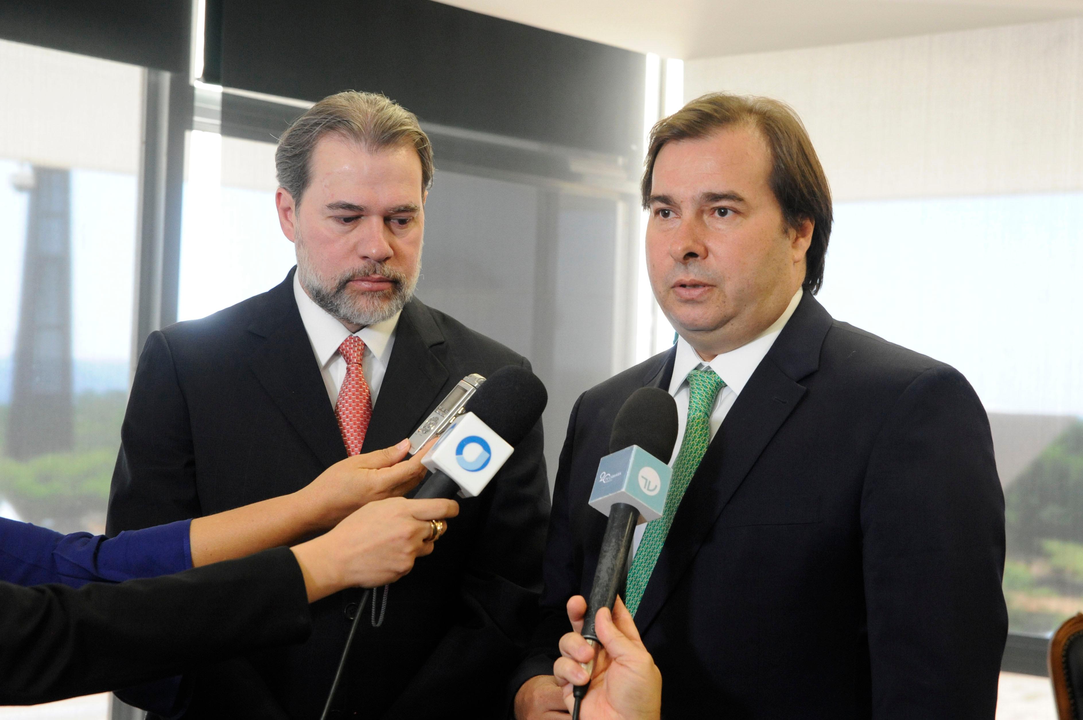 Maia e Tóffoli concordam que aborto deve ser discutido pelo próximo Parlamento