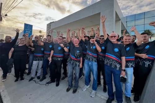 Conselho de Segurança de Alagoas afasta nove policiais civis após manifestação em frente à PGE