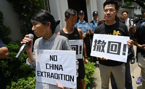 Governo de Hong Kong anuncia a suspensão do polêmico projeto de lei de extradição