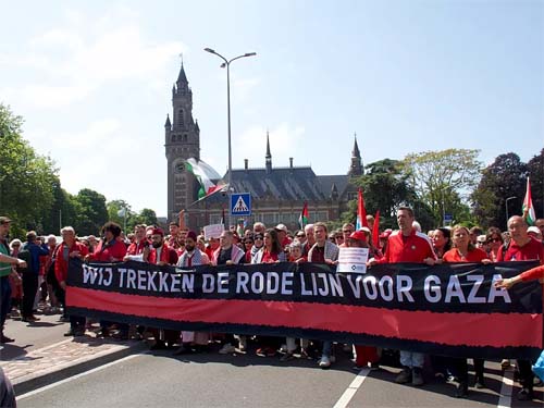 Dezenas de milhares de pessoas protestam em Haia para exigir ação do governo neerlandês contra a guerra em Gaza