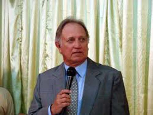 Ex-Governador Manoel Gomes de Barros comenta nas redes sociais demissões em massa e salários atrasados em União