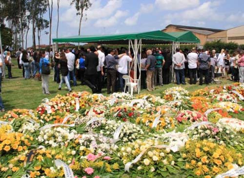 Sepultamento de presidente da TV Alagoas é marcado por homenagens