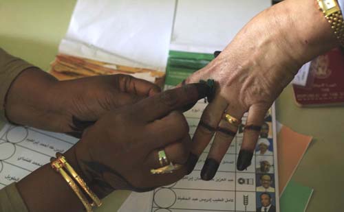 Mãos exibem os primeiros sinais do envelhecimento. Saiba o que fazer