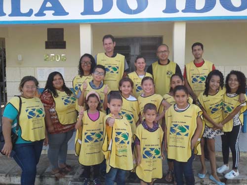 Voluntários do Mãos que Ajudam levam alegria para idosos em Palmeira