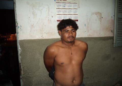 'Pinho' mata adolescente com 10 tiros defronte ao Hospital Dagoberto Omena em Murici