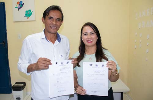 Prefeito de Messias sanciona Leis que criam programas municipais de transferência de renda que beneficiará quem mais precisa