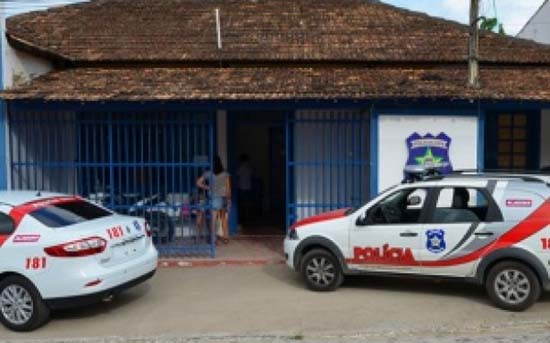 Idoso de 77 anos é amarrado pelos filhos após agredir esposa