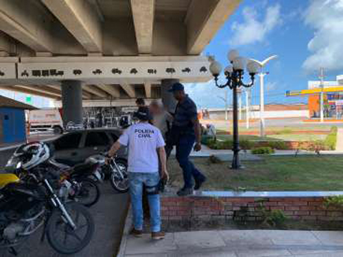 Homem é preso após enviar mensagens eróticas a garota de 13 anos