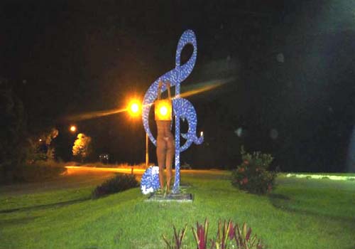 Mulher é flagrada nua em alguns pontos da cidade de Marechal Deodoro