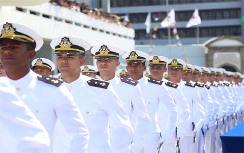 Com salário de R$ 11 mil, Marinha abre seleção para temporários