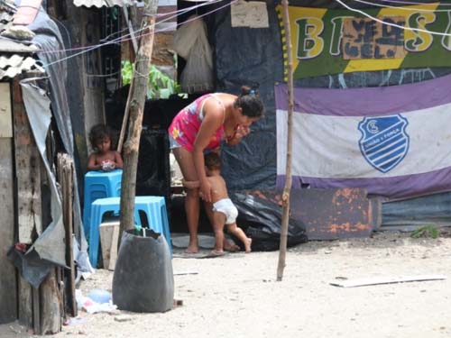 Pescadores e marisqueiros lutam pela sobrevivência e contra futuro incerto