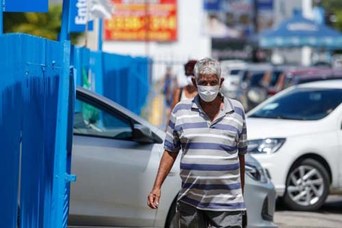 Uso de máscara é decisivo no combate à pandemia durante reabertura econômica em AL