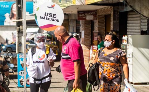 Lei acaba com a obrigatoriedade do uso de máscara em locais públicos de AL