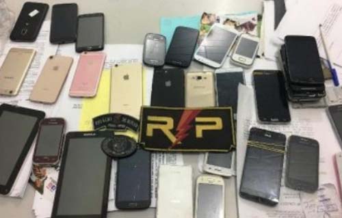 Operação prende dois suspeitos de receptação e apreende quatro iPhones e 20 smartphones no Manoel Teles, em Arapiraca