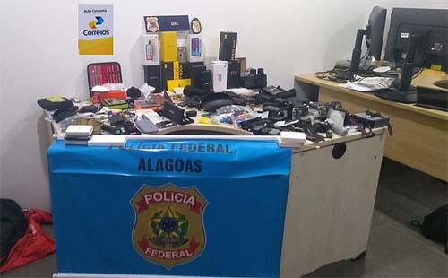 PF prende funcionário dos Correios que furtava encomendas, em Maceió