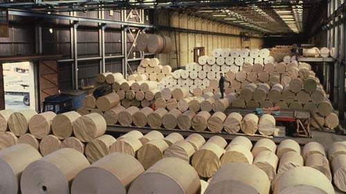 Pandemia gera escassez de matéria-prima e faz preços subirem no Brasil