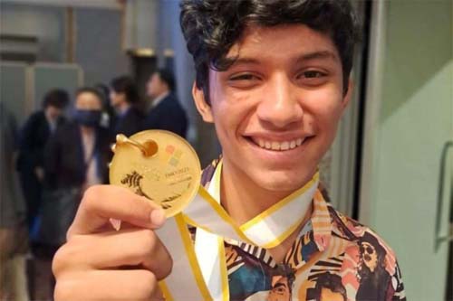 Brasileiro de 16 anos leva ouro em olimpíada de matemática no Japão