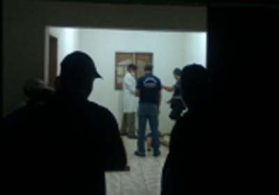 Mulher é encontrada assassinada dentro de casa