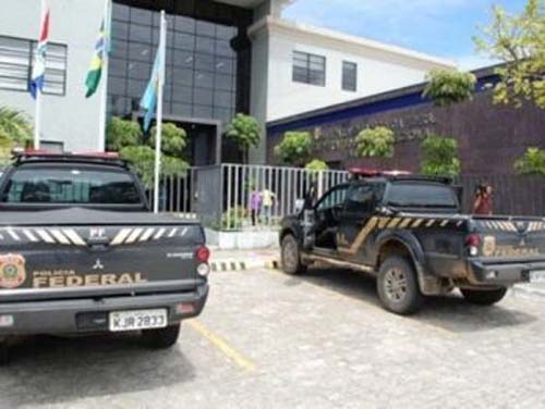 Vítima de fake news, Alfredo Gaspar entrega material à Polícia Federal e pede apuração