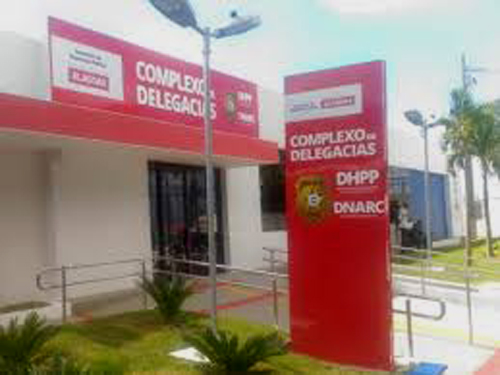 Funcionário de escola pública e aluno são presos acusados de tráfico dentro de unidades de ensino