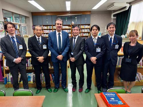 MEC visita escola pública no Japão que recebe estudantes brasileiros