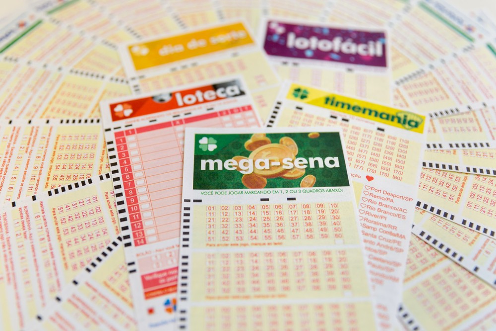 Mega-Sena acumula e promete pagar R$ 28 mi na quarta-feira