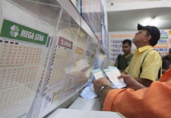 Mega-Sena acumula e pode pagar R$ 16 milhões na quarta