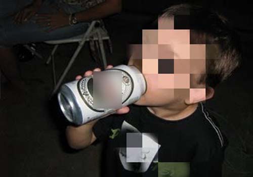 Melhor forma de combater uso de álcool na adolescência é o diálogo com os pais, dizem especialistas