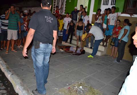 Jovem se irrita por lhe negarem bebida, atira para o alto e fere outro menor