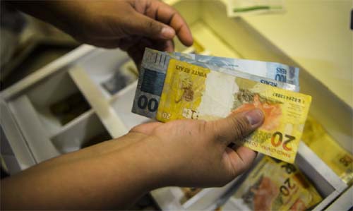 Mercado financeiro eleva previsão de inflação de 4,39% para 4,5%