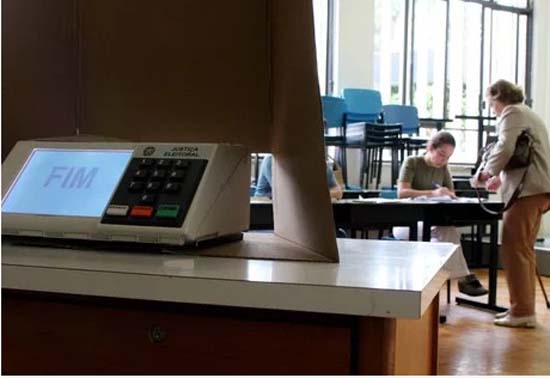 Você sabe o que um mesário pode fazer?