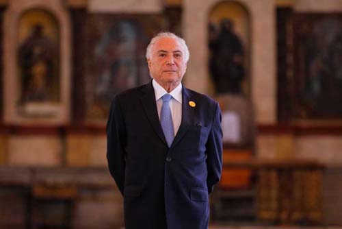 Temer sanciona reajuste de salário do STF; Fux revoga auxílio-moradia